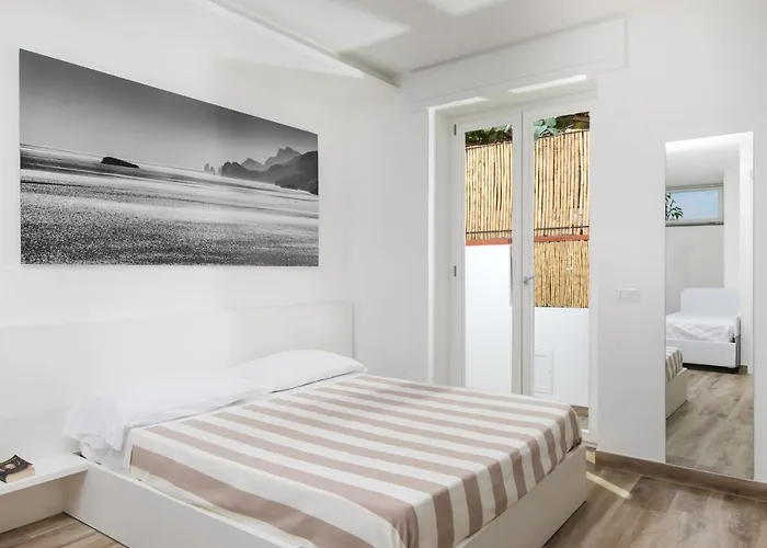 Casa Cristina Bed & Breakfast 4*