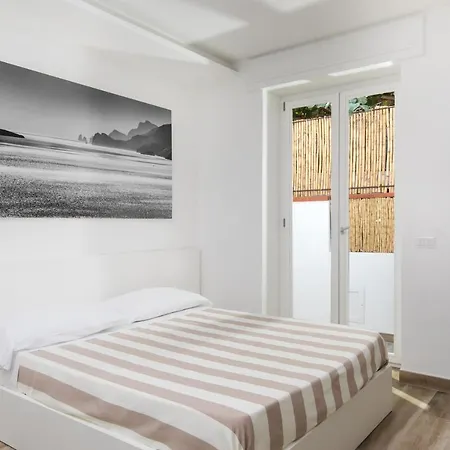 Casa Cristina Bed & Breakfast 4*